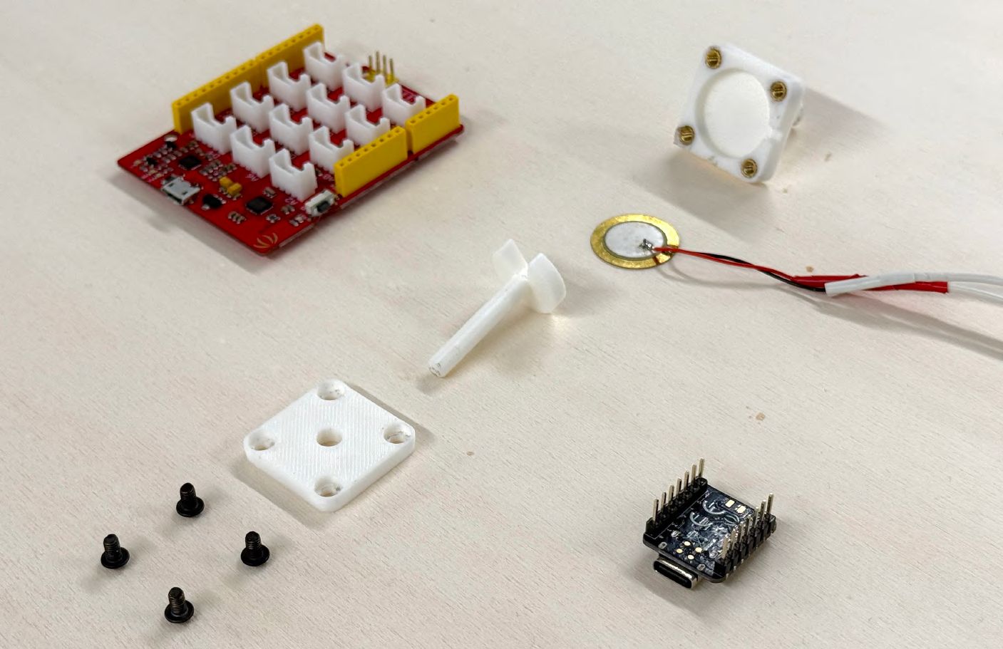 Microcontroller, piezo sensor and printed parts